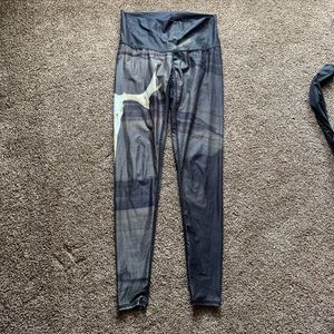 Teeming skull yoga pant